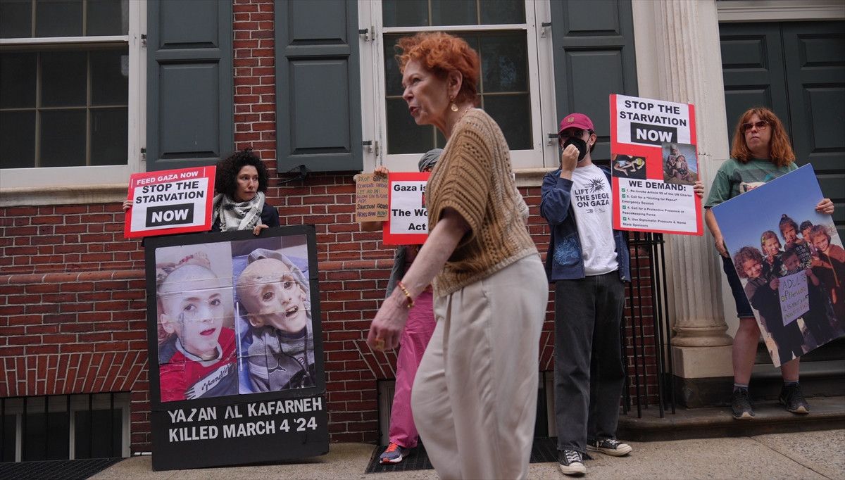 bm genel sekreterinin konutu onunde gazze protestosu 0