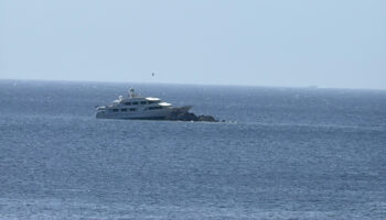 bodrumda motoryat kayaliklara carpti aI63MHQB