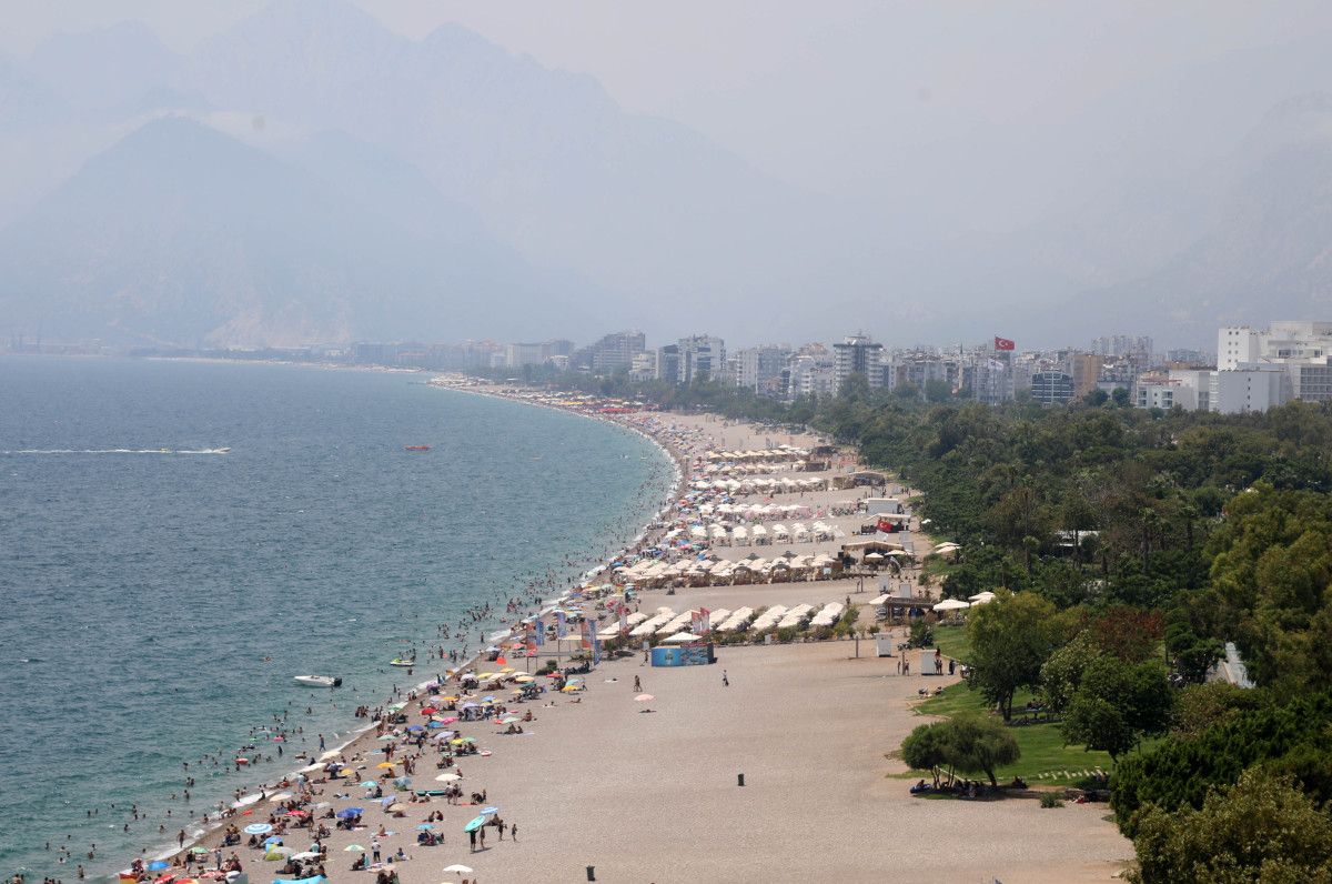 bodrumda termometreler 36 dereceyi gosterdi sahiller doldu tasti 0 CcFKMXmt