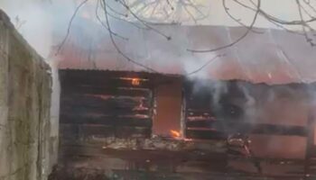 boluda iki barakada yangin srF89QcI