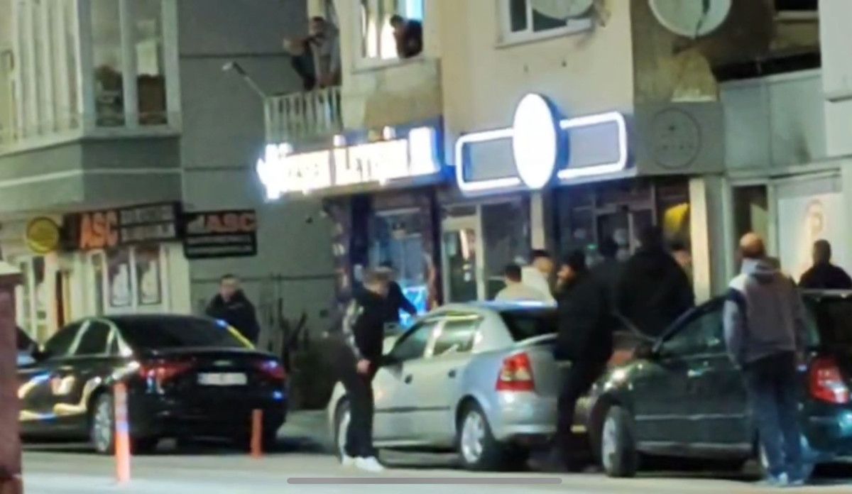 boluda yumruklarin havada ucustugu kavgada silah sesleri yukseldi 1 ZGpJzfwy