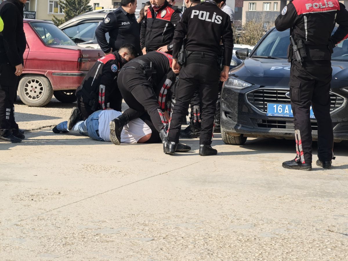 bursada alkollu surucu otomobilde sizdi polisleri tehdit edip kufurler yagdirdi 0 sakDY6Gj