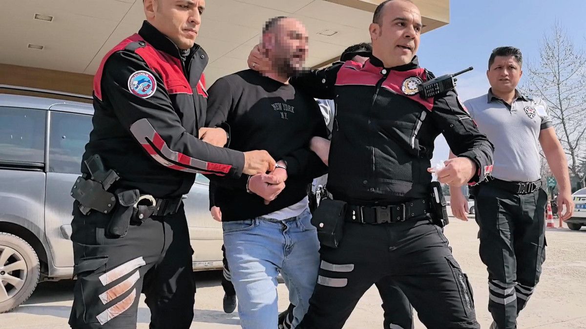 bursada alkollu surucu otomobilde sizdi polisleri tehdit edip kufurler yagdirdi 3