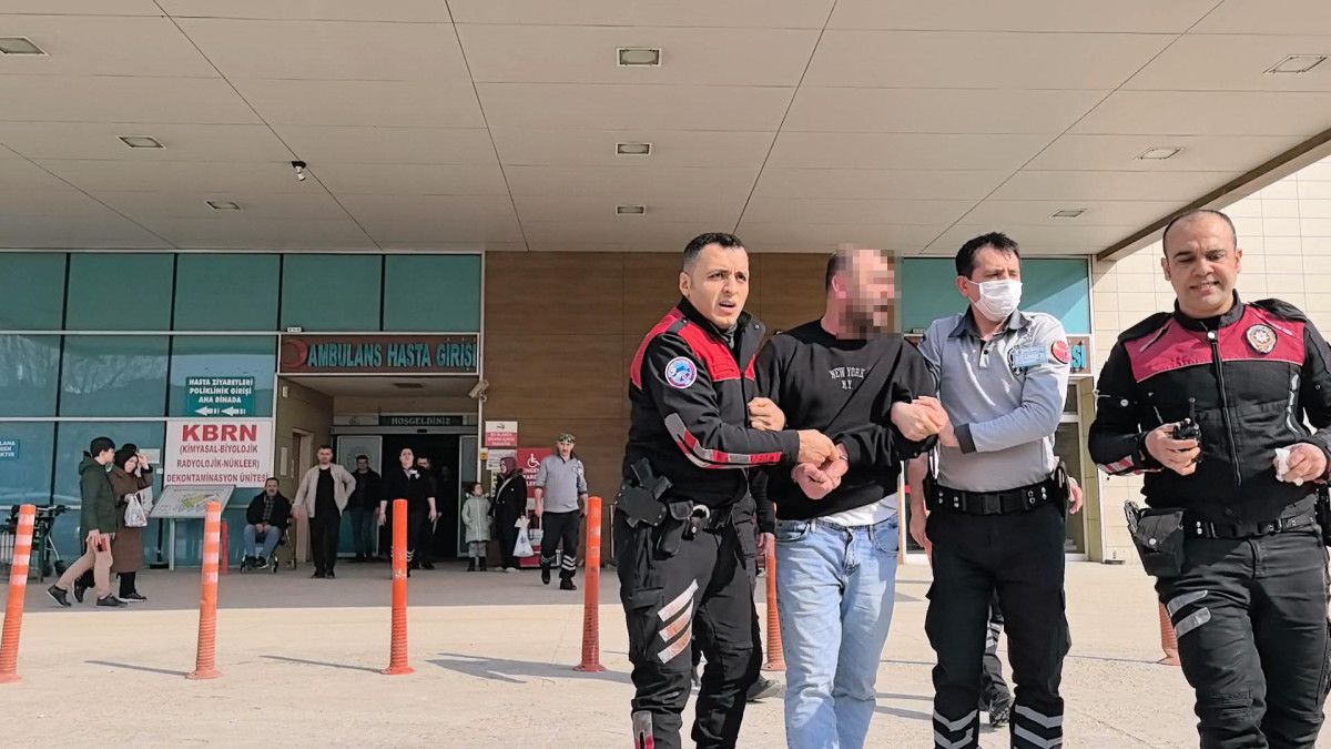 bursada alkollu surucu otomobilde sizdi polisleri tehdit edip kufurler yagdirdi 5 2OwGrEez