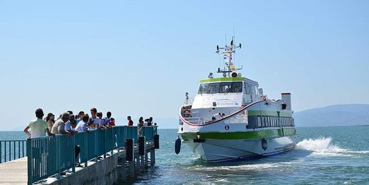 bursada bir donem deniz otobusunun yanastigi iskele karada kaldi 2 GgzHPGcS