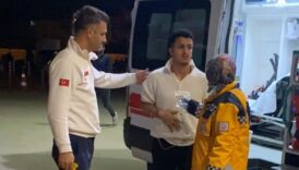 bursada kavgayi ayirmak isteyen genc karnindan bicaklandi UY9l6BKq