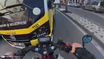 bursada kazadan kacarken ters yone girip otobuse carpti UiVIJ6uV