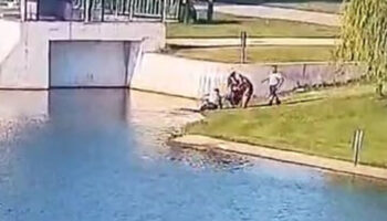 bursada parkin icinden gecen caya dusen cocugu guvenlik kurtardi ehLgBuxX