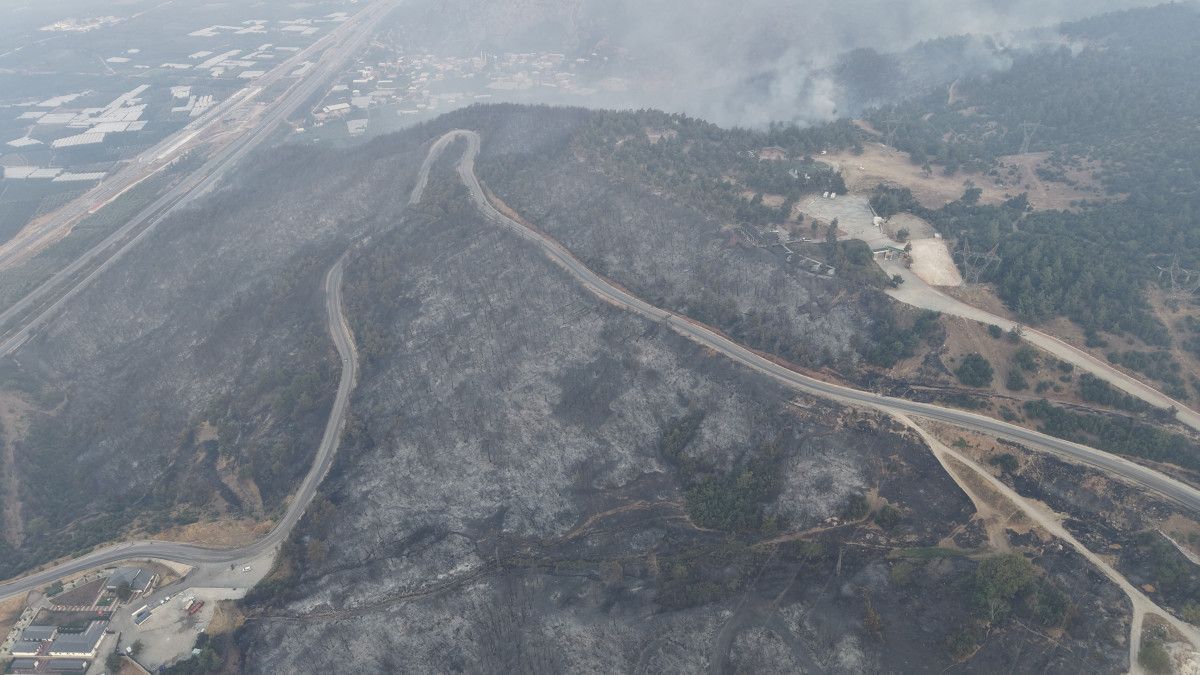 Bursa'daki yangında oluşan hasar gün ağarınca ortaya çıktı 2 bursadaki yanginda olusan hasar gun agarinca ortaya cikti 1 GiSZVOsQ