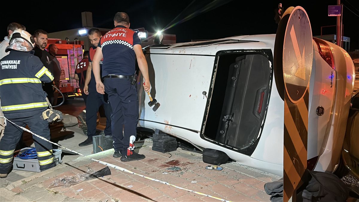 canakkalede taksi ile otomobil carpisti 8 yarali 1 ArLgyE8G