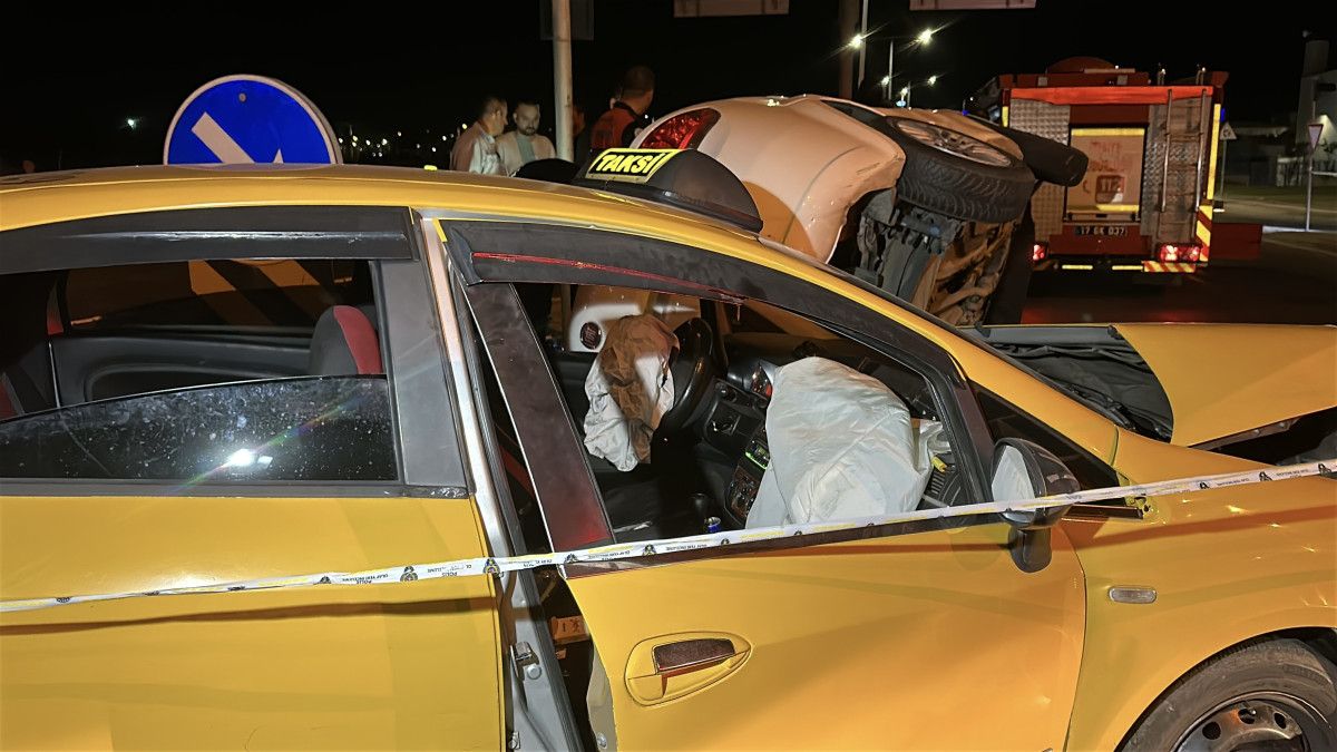 canakkalede taksi ile otomobil carpisti 8 yarali 4 yPwbtDa4