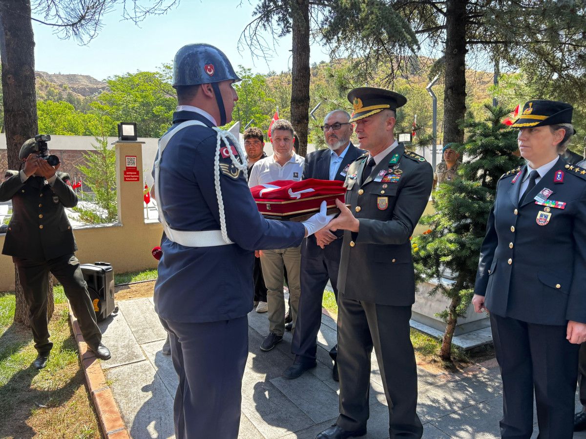 cankirida 67 yillik hasret son buldu sehidin naasi memleketine ulasti 4 aEL39NGa