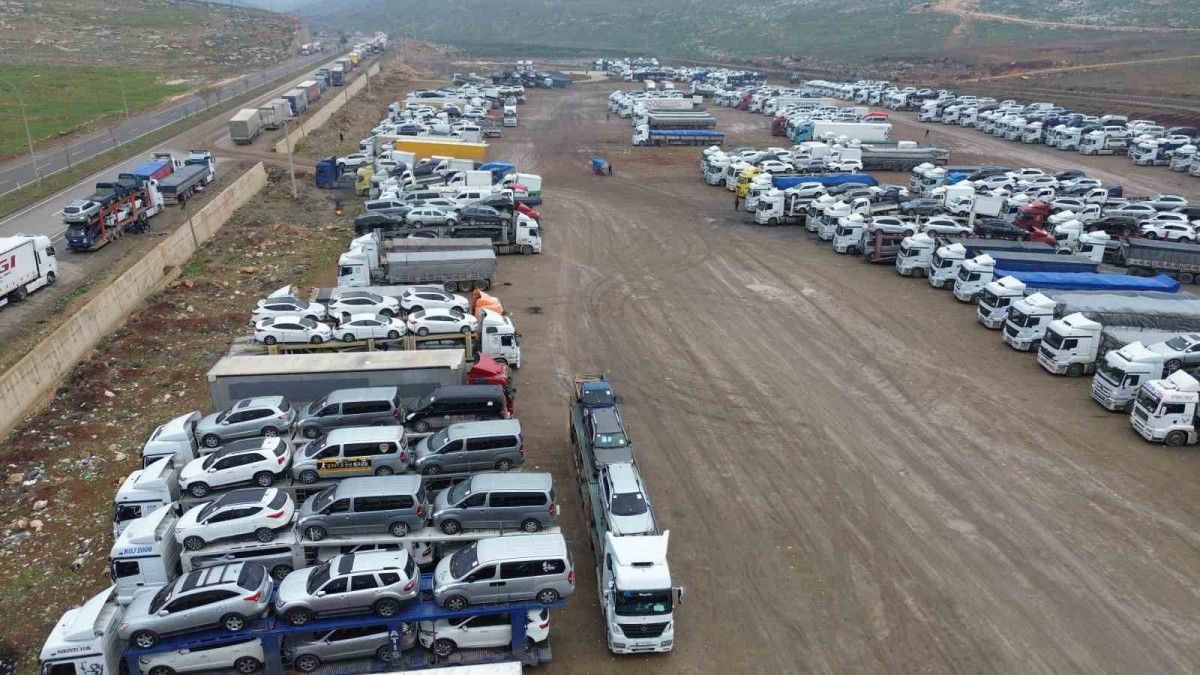 cilvegozunde devasa tir kuyruklari 1 kinBnjVh