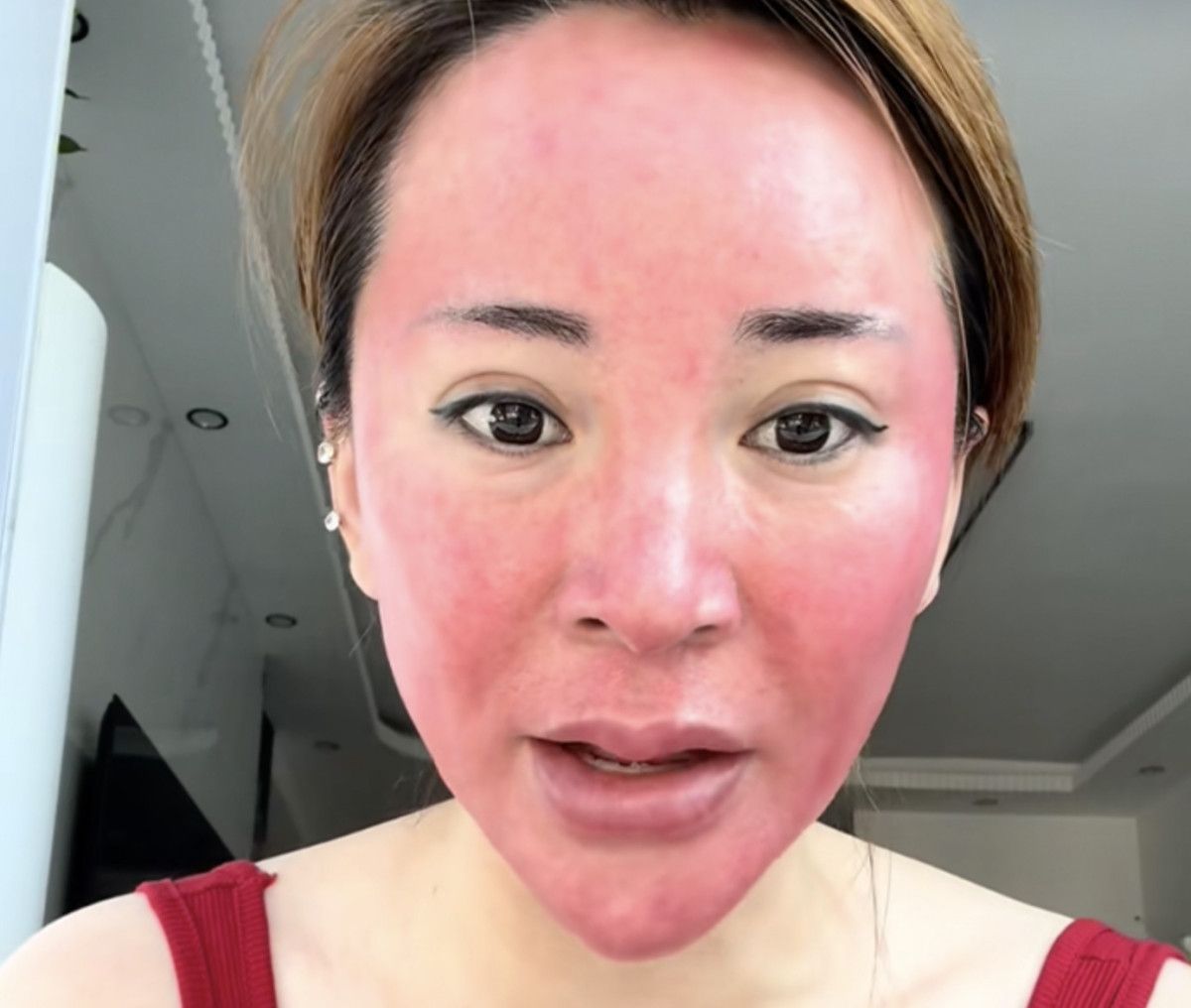 cinde yillarca makyajini silmeden uyuyan kadin sagligindan oldu 0 v77pC58W