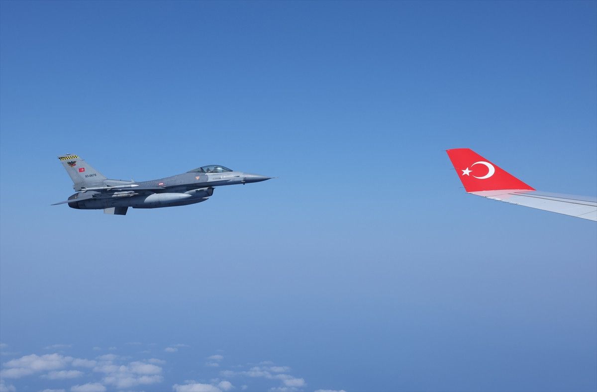 cumhurbaskani erdoganin ucagina kktcye varisinda f 16lar eslik etti 0 Wk5Cdykt