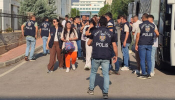 denizlide sahte eskort sitesi uzerinden dolandiricilik yapan ceteye yeni operasyon PyRrrKx2