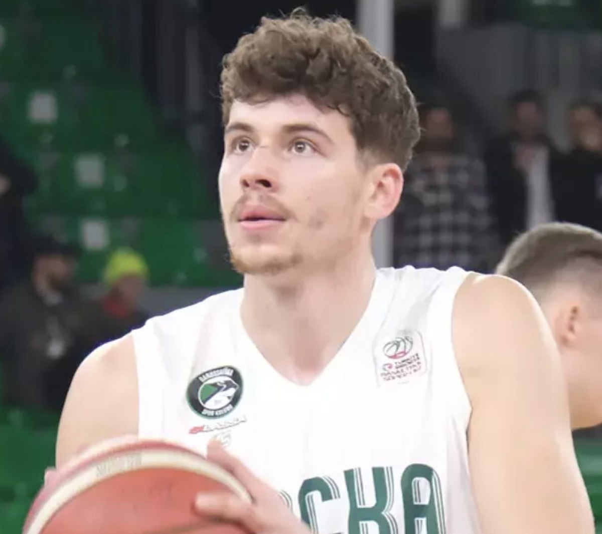 devrim ozkan yeni bir aska yelken acti sevgilisi gul gonderdi 0 wGhMEE3g