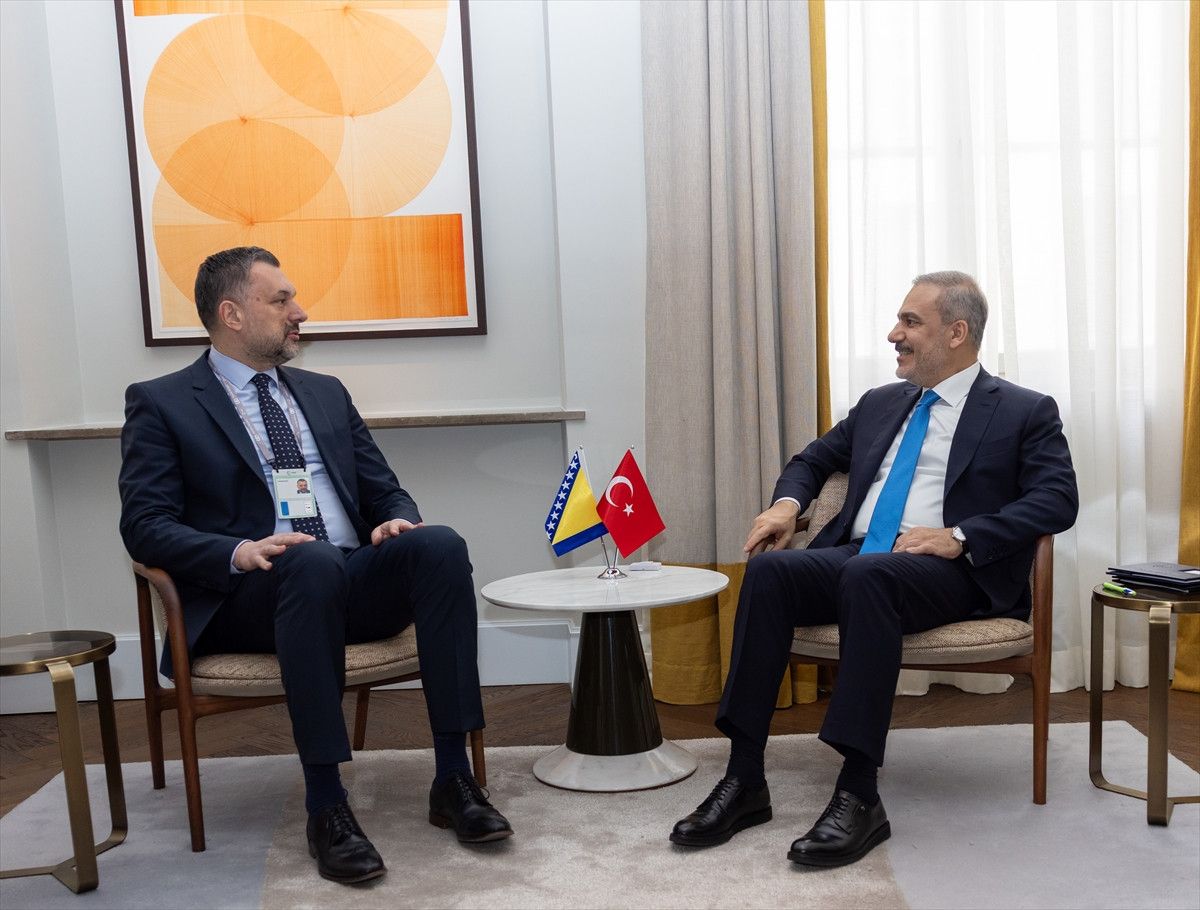 disisleri bakani fidan bosna hersekli ve azerbaycanli mevkidaslari ile gorustu 0 ZbNORlSk