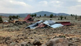 diyarbakirda kuvvetli ruzgar okulun catisini ucurdu QJOH1zMz