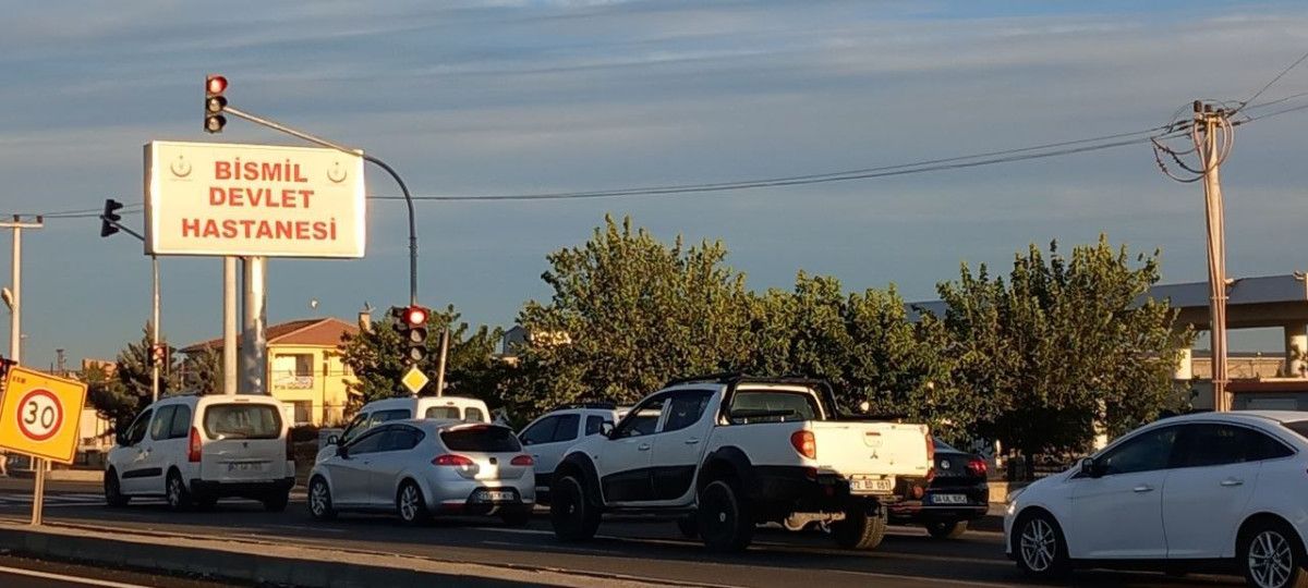 Diyarbakır'da sulama kanalına düşen oğlunu kurtardı: Kendisi boğularak can verdi 2 diyarbakirda sulama kanalina dusen oglunu kurtardi kendisi bogularak can verdi 1 RFPvMu2C