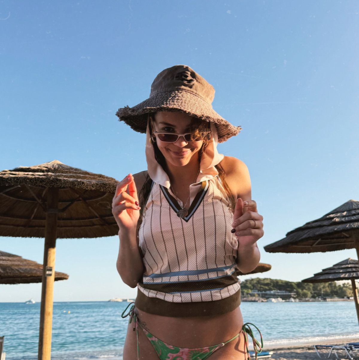 ebru sahin cesmede tatil pozlarini instagramdan yayinladi 1 qvEz7uIO