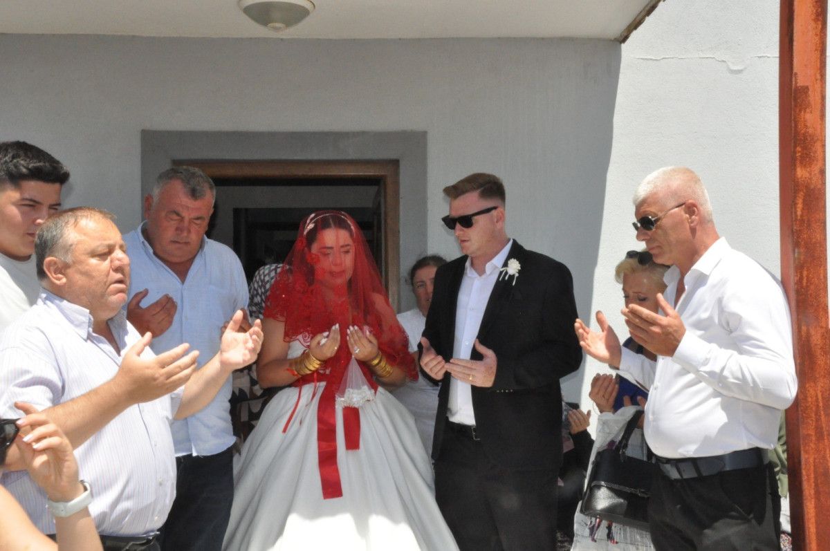 edirnede gelin arabasi traktor oldu konvoya 50 traktor katildi 2 DQJcfp52