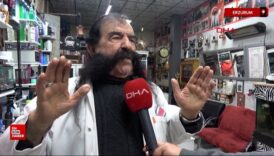 erzurumda 60 yildir biyiklarini kesmeyen berber OEq82pB6