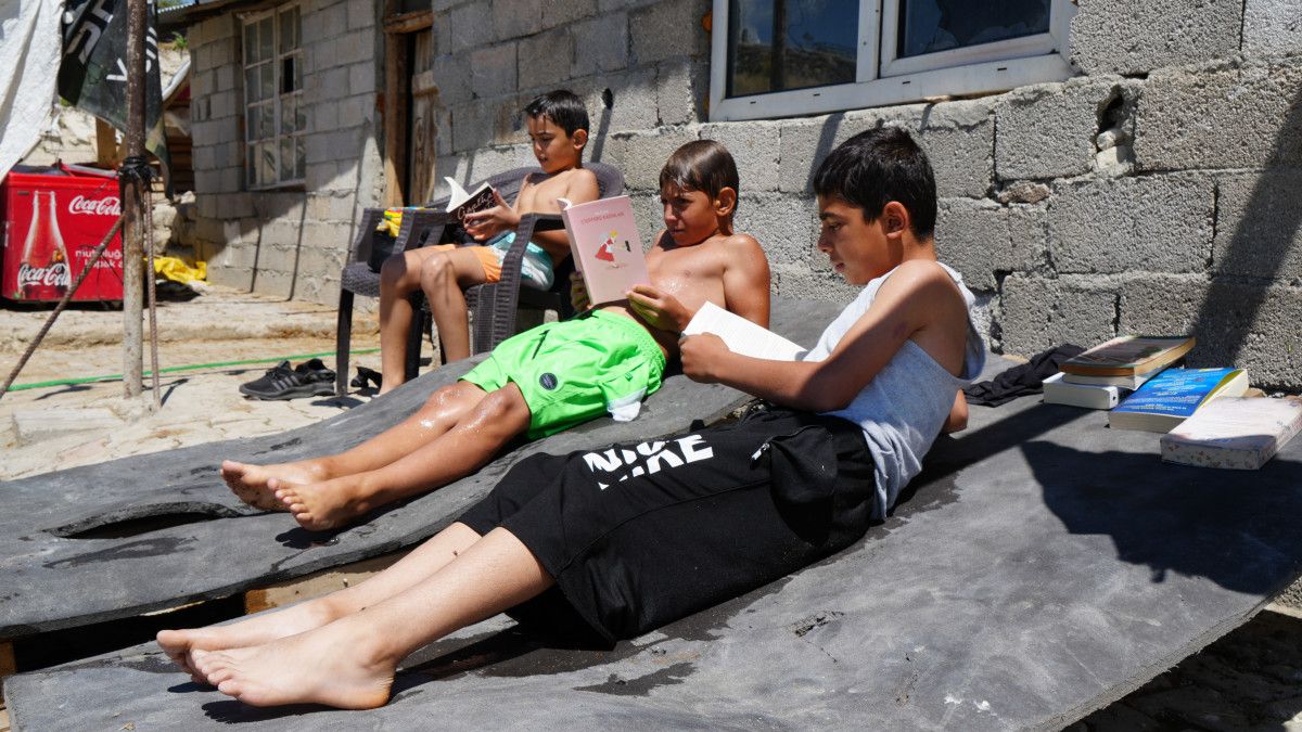 Erzurum'da öğretmen baba köy çocukları için havuz yaptı, ortaya renkli görüntüler çıktı 3 erzurumda ogretmen baba koy cocuklari icin havuz yapti ortaya renkli goruntuler cikti 2 qyGXOCh4