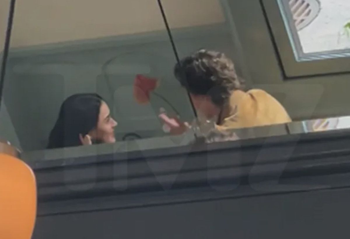 eski kanada basbakani justin trudeau ve katy perry basbasa yemek yedi 0 tN2i2Pm4