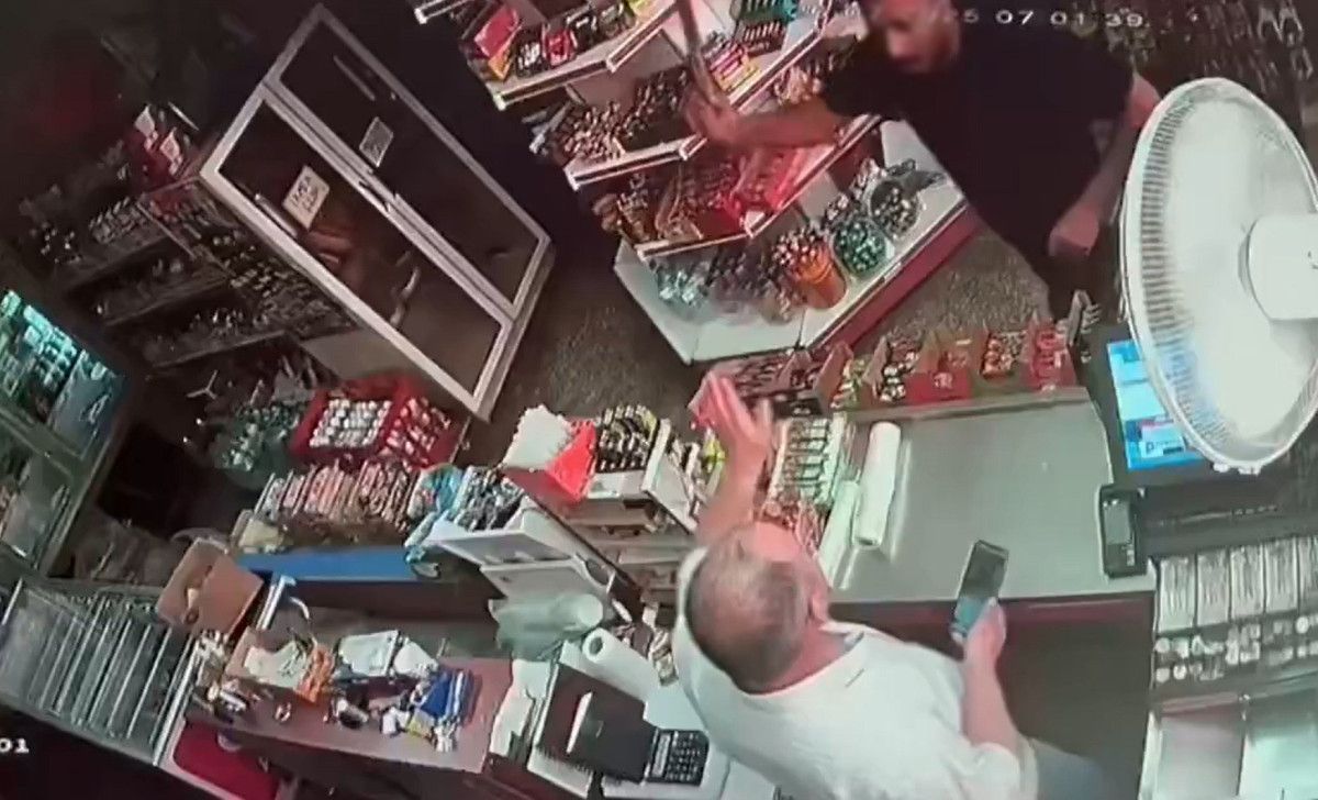 Eskişehir'de bir esnaf pala ile saldırıya uğradı 1 eskisehirde bir esnaf pala ile saldiriya ugradi 0 AUpwddUi