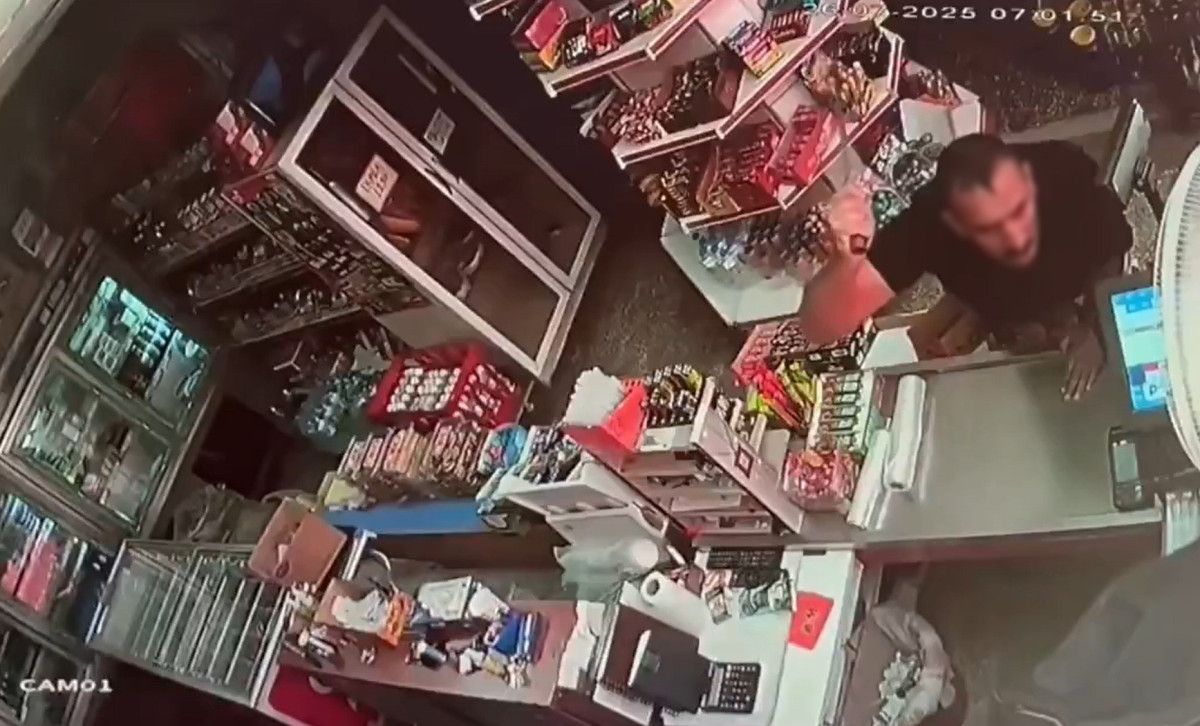 Eskişehir'de bir esnaf pala ile saldırıya uğradı 2 eskisehirde bir esnaf pala ile saldiriya ugradi 1 2Ffdznk5