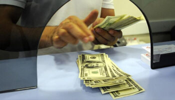 fed karari oncesinde serbest piyasada doviz acilisi bPU3SJCd