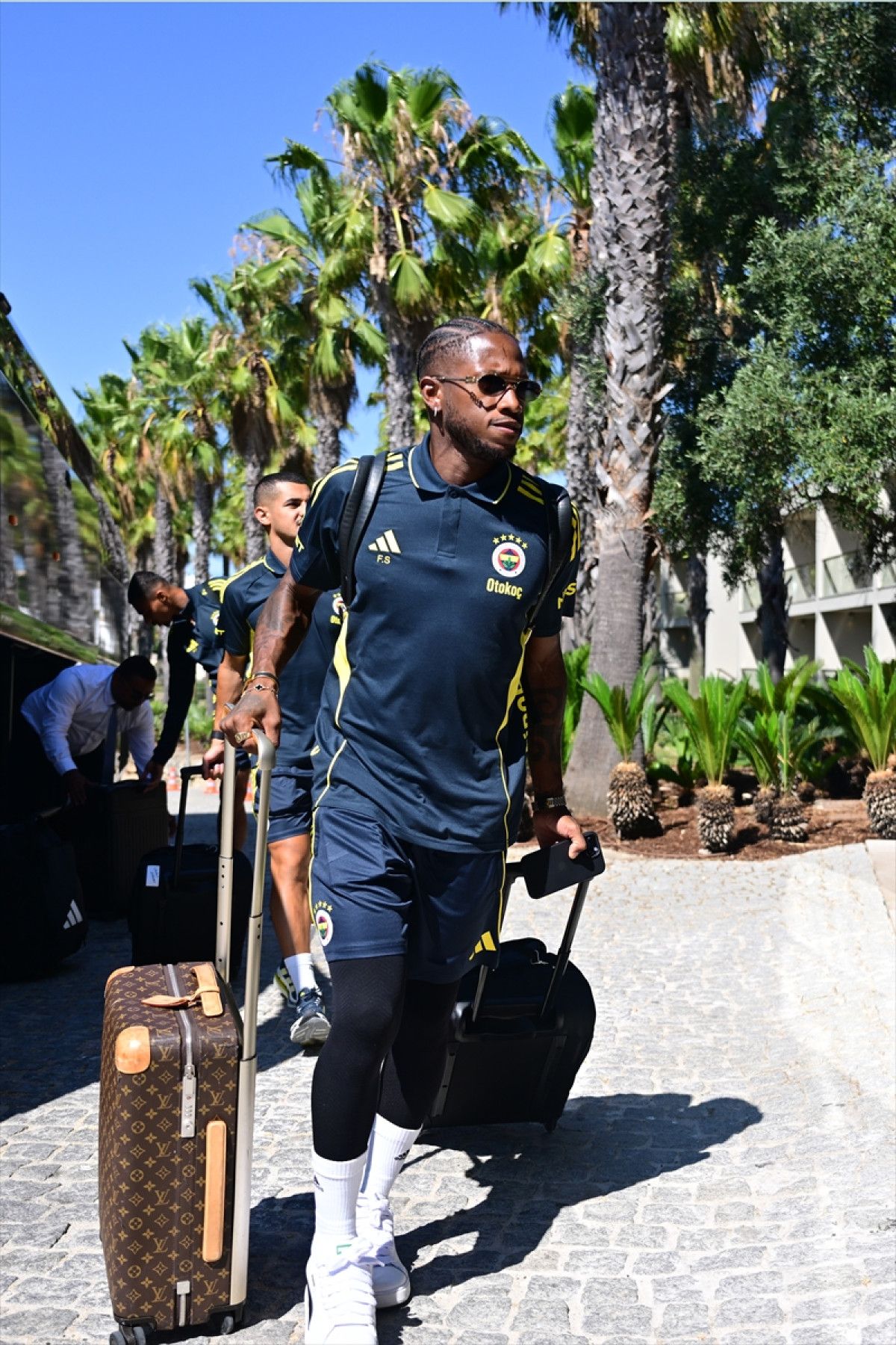 fenerbahce kamp icin portekize ulasti 12 zBhIMalQ