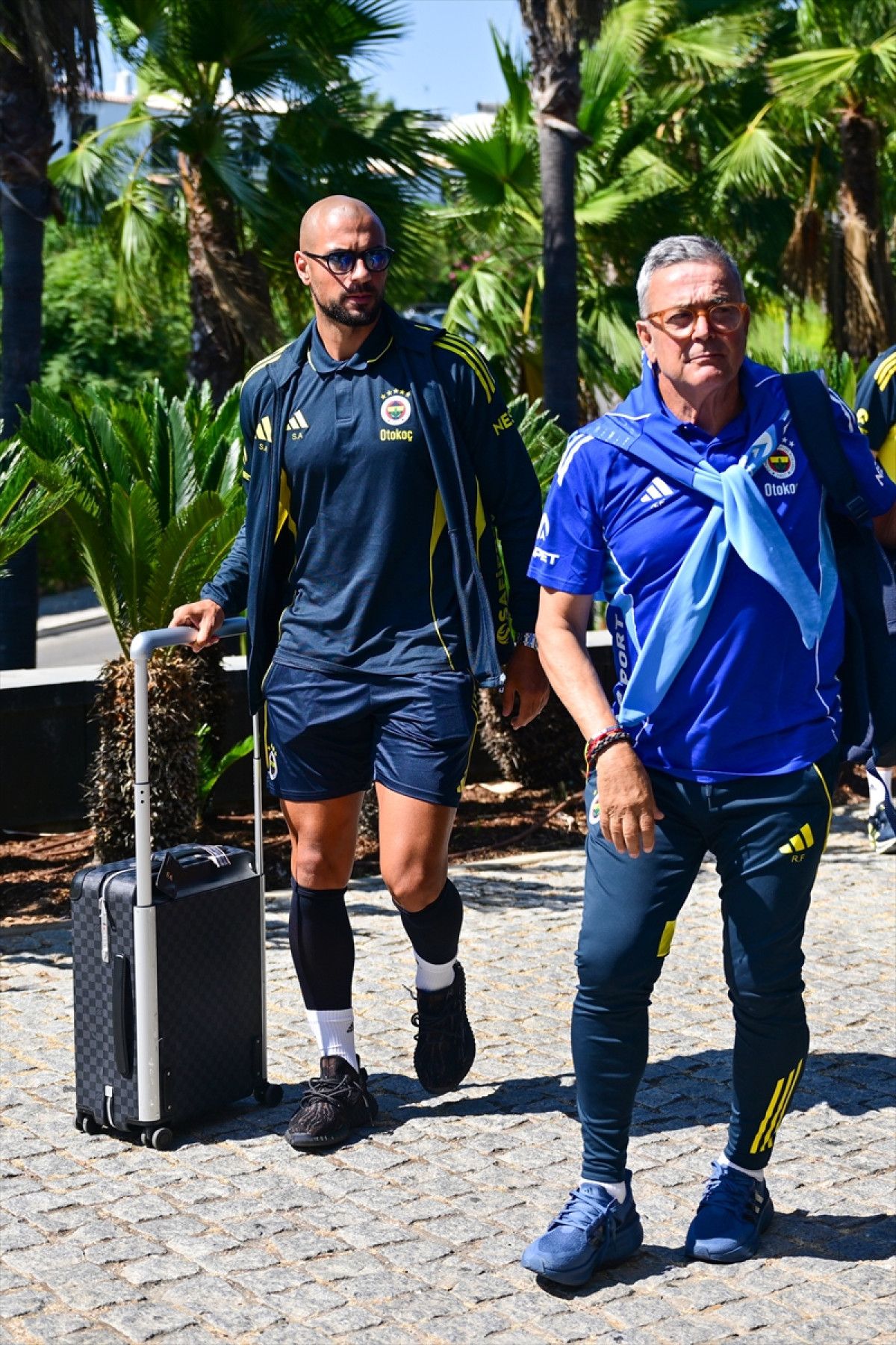 fenerbahce kamp icin portekize ulasti 5 YIfZ6Sl3