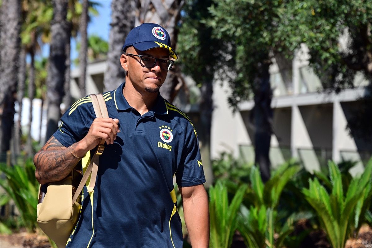 fenerbahce kamp icin portekize ulasti 8