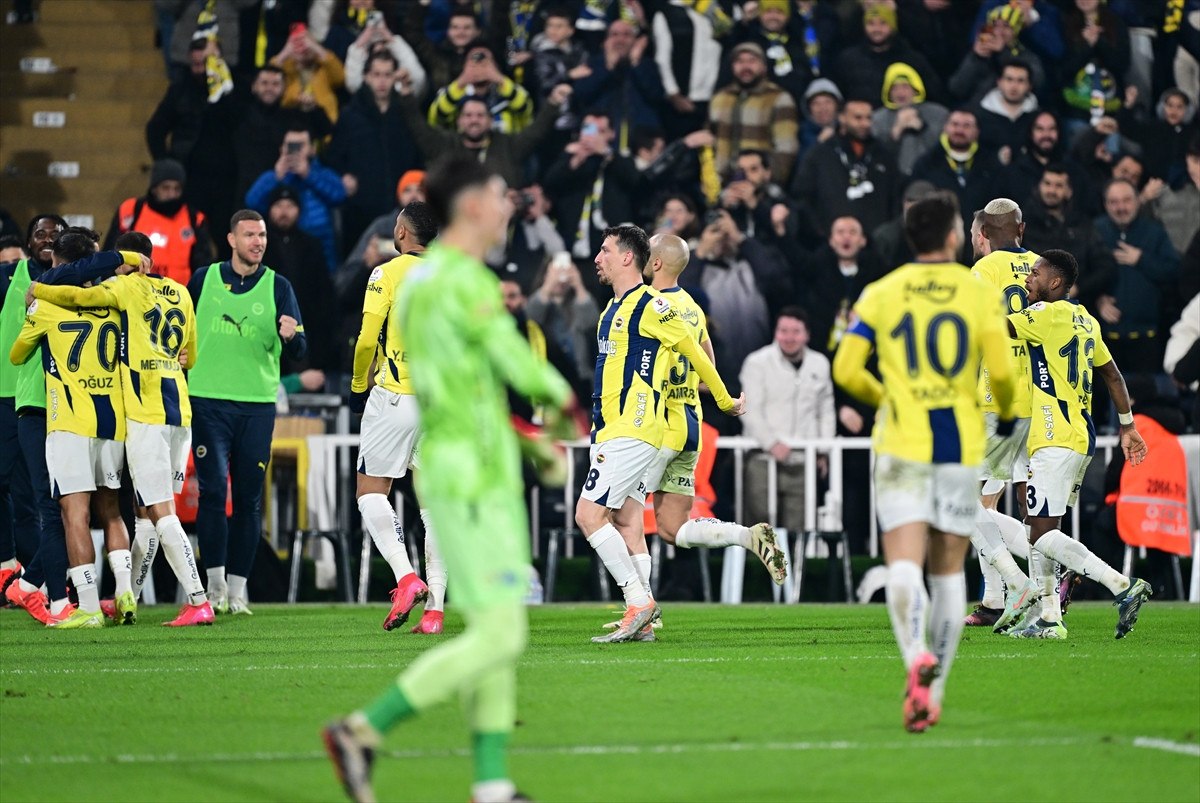 fenerbahce kasimpasayi art arda 12 kez maglup etti 1 2Rk9rJlS