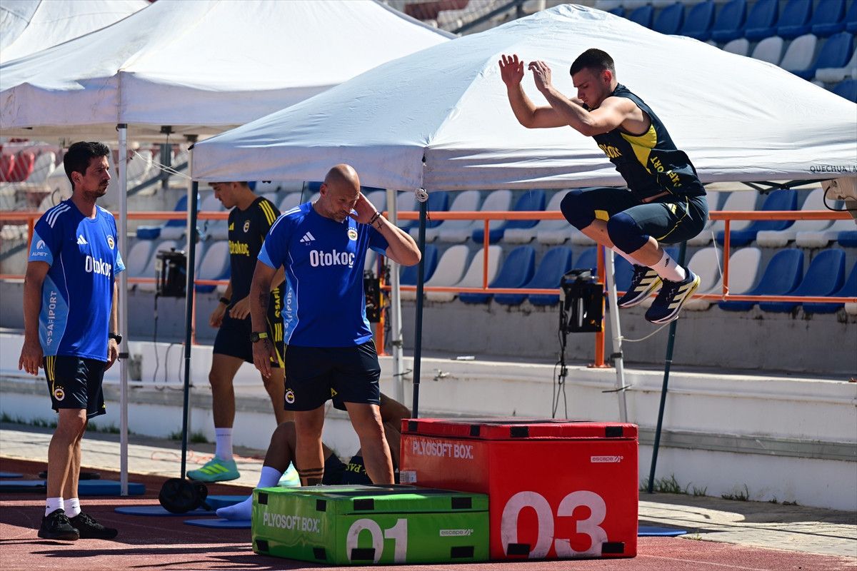fenerbahcede sezon hazirliklari surdu 3 DH9KL4fY