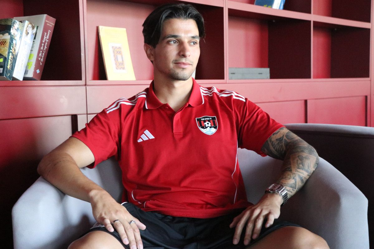 francese regis crespi guzel bir aile olduk 0 3HlbuaGS