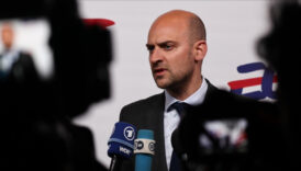 fransa disisleri bakani gida dagitim noktalarina giderken oldurulen gazzelilere dikkat cekti zO3imZlQ