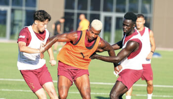 galatasaray gunu cift idmanla noktaladi ztpm5izy