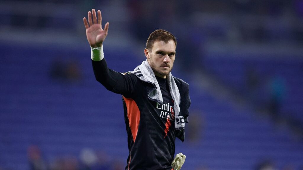 galatasarayin yeni hedefi lucas perri zUPVvue8