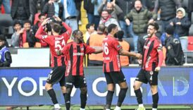 Gaziantep FK, evindeki 7. galibiyetini aldı 24 gaziantep fk evindeki 7 galibiyetini aldi J71mc1Fh