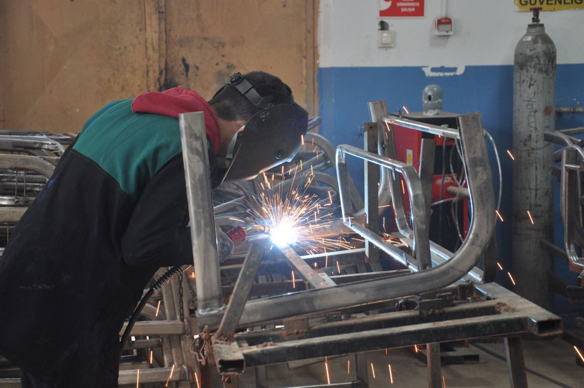 gaziantepte depremzede ogrencilerin urunlerinden 45 milyon tllik ciro 3 CBnfQNw9