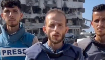 gazzede bir grup gazeteci cocuklarla dayanisma icin aclik grevine basladi PU81RcvU