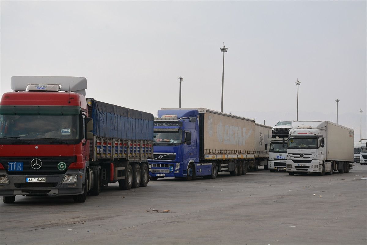 habur sinir kapisindaki tir soforleri rekor sicaklikla mucadele ediyor 5 UZmbXUOg