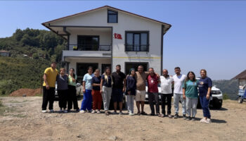 hatayda deprem enkazindan dogan kardeslik 8vAXLb7R