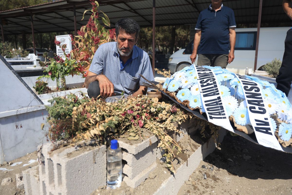 hatayda hastanede kalp krizi gecirerek vefat eden doktor annesinin yanina defnedildi 0 F74sNvrO