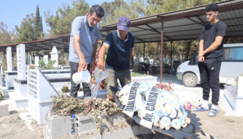 hatayda hastanede kalp krizi gecirerek vefat eden doktor annesinin yanina defnedildi JbTNh3Yc