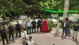 hatayda polisler babasi olen polis kizini dugununde yalniz birakmadi ybzNUL1z