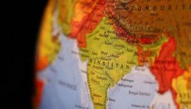 hindistanda tren istasyonunda cikan izdihamda 16 kisi oldu 4gq7EjCY